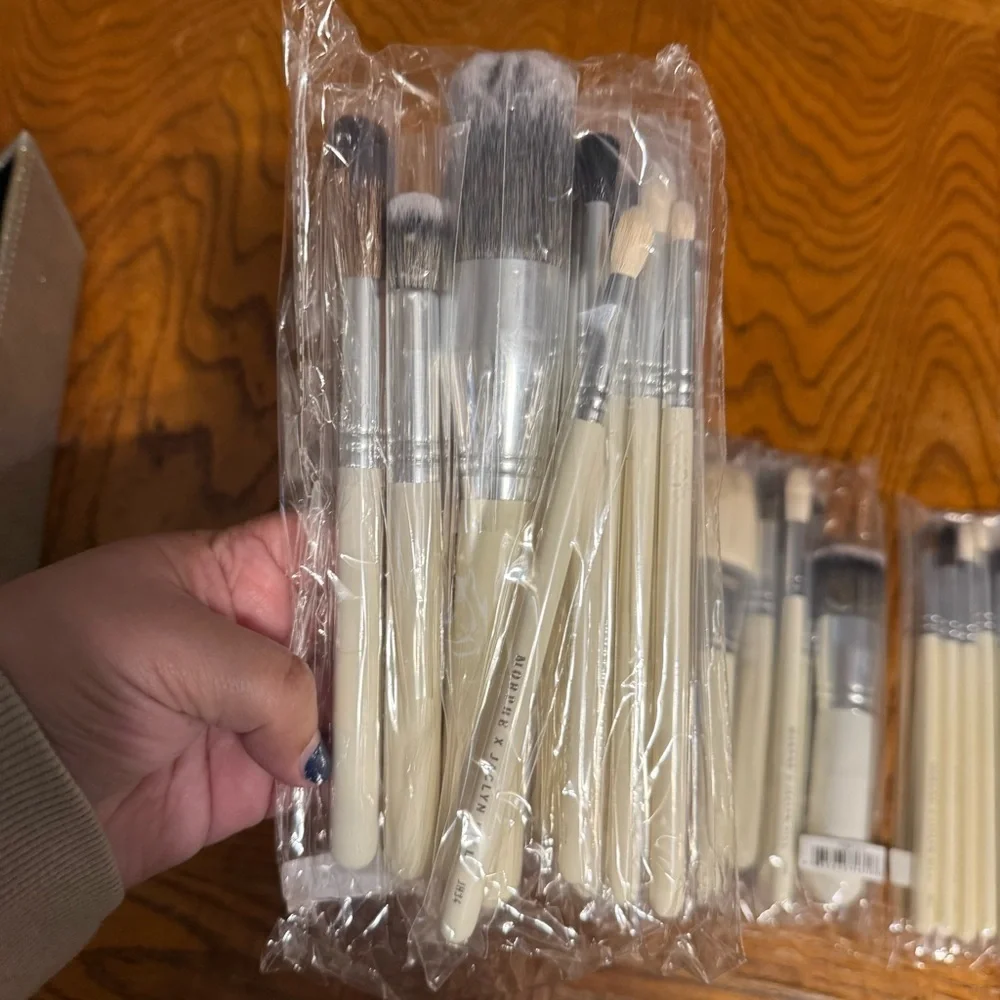 NEW Morphe x Jaclyn Hill 24 Custom Eye & Face Brush Set